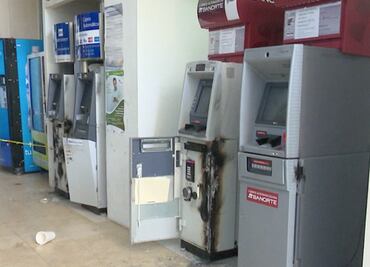 Hombres disfrazados de empleados de la Ssa intentan robar cajeros