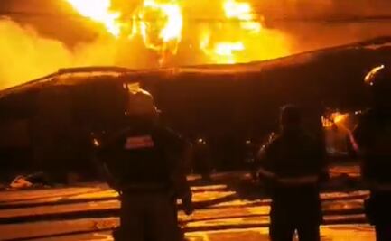 Sofocan incendio en bodega de Hermosillo con robot extintor con visión remota de tres cámaras 