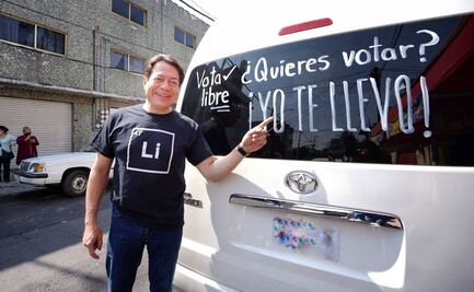 Con combi, Mario Delgado ofrece llevar gente a votar; lo acusan de cometer un delito electoral