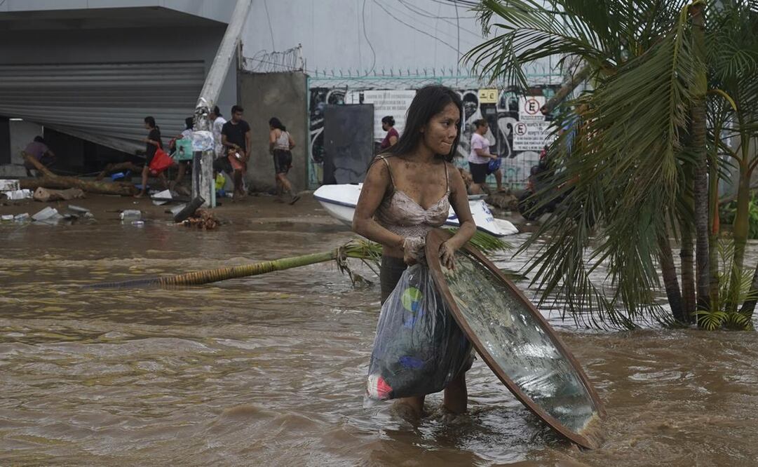 La brigada llegó esta mañana para supervisar los refugios temporales. Foto: AP