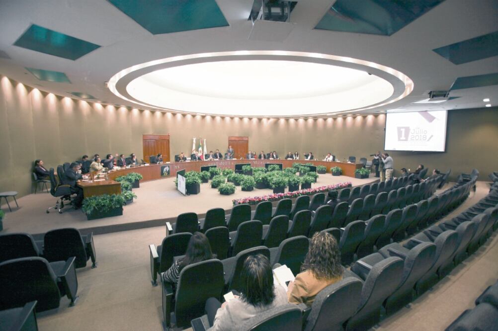 A nivel federal, por ley se obliga al Congreso de la Unión a integrar legislaturas paritarias: 50% hombres y 50% mujeres. Foto: ARCHIVO EL UNIVERSAL.