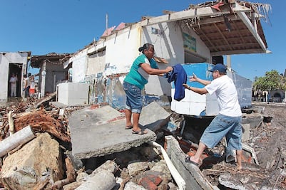 Huracán afectó mil 300 viviendas: autoridades