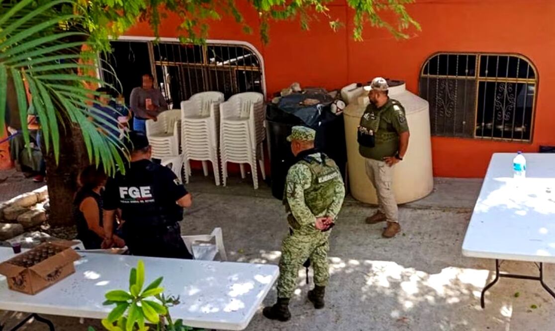 Personal del Ejército visitó la casa de donde fueron sacados los 9 hombres. Foto: cortesía Fiscalía del Estado