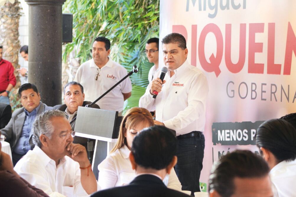 Miguel Angel Riquelme, candidato del PRI, ofreció construir un cuartel milita r en el municipio de Sabinas y una base naval en la presa La Amistad en Acuña (CORTESÍA)