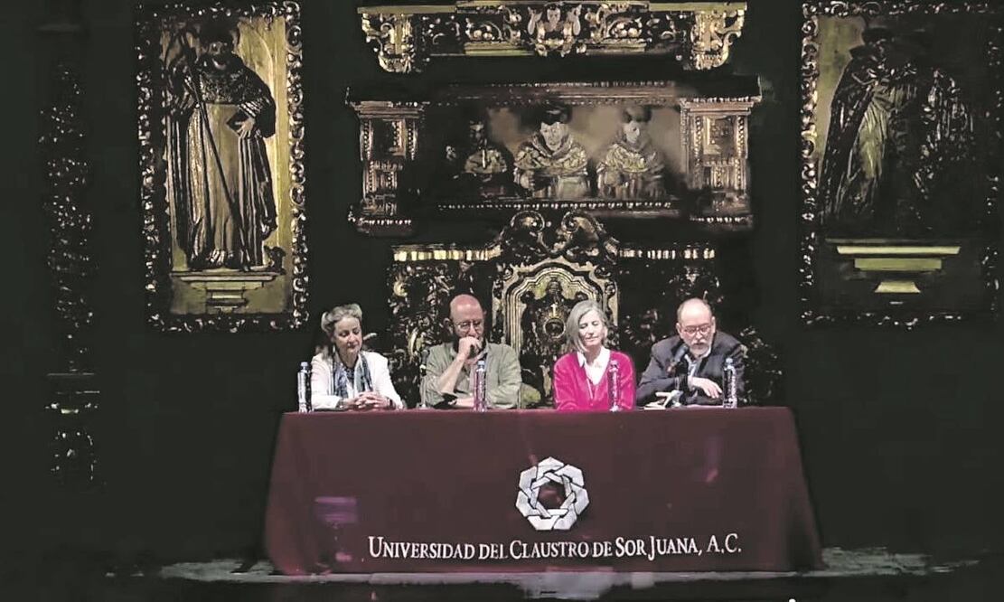 La rectora del Claustro, Carmen López-Portillo, en compañía de Parra, Lavín y Ramírez.