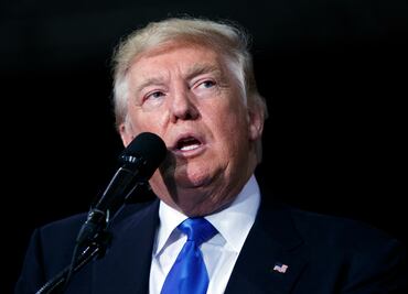 Magnate republicano rechaza a Trump; dona 2 mdd a Clinton