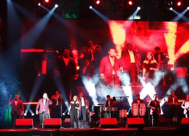 Ángeles Azules reciben el 2018 con concierto en el Ángel