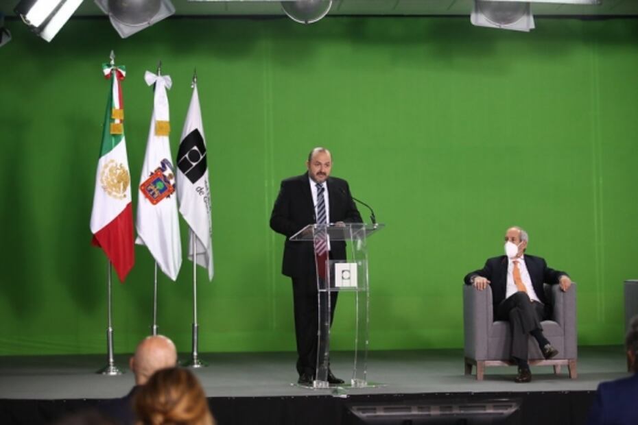 Ridículos los "liberales" y "guías morales" que llaman conservadora a la FIL Guadalajara: Enrique Alfaro