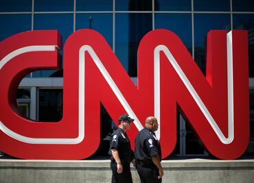 Tres periodistas de CNN renuncian por publicación sobre Rusia