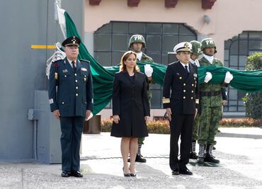 Ruiz Massieu encabeza izamiento de Bandera