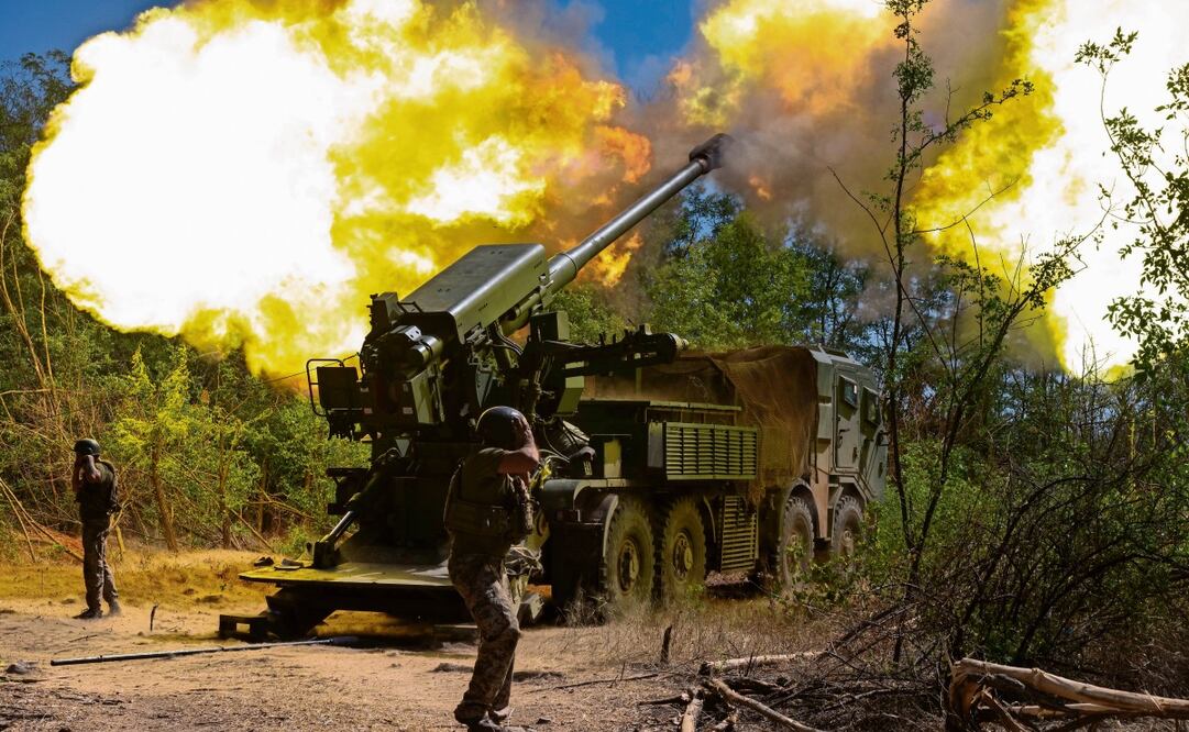 Militares de la 44 Brigada Separada de Artillería en el frente de la región de Zaporiyia, Ucrania, en medio de la invasión rusa. Foto: EFE