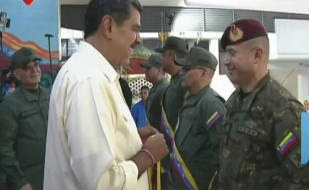 Nicolás Maduro, durante una condecoración a militares. Foto: @VPITV
