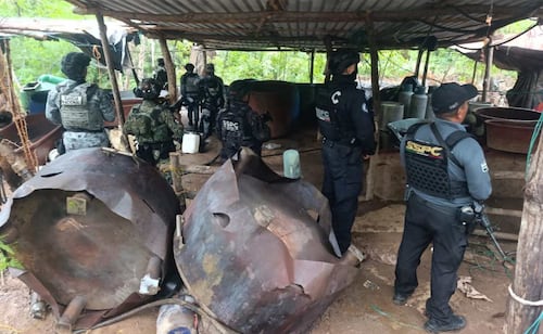 Aseguran y desmantelan tres laboratorios clandestinos en Guerrero; producían metanfetamina