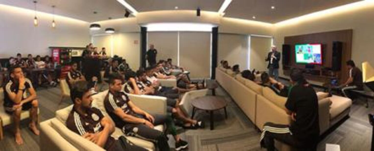 Selección Mexicana recibe curso sobre el VAR