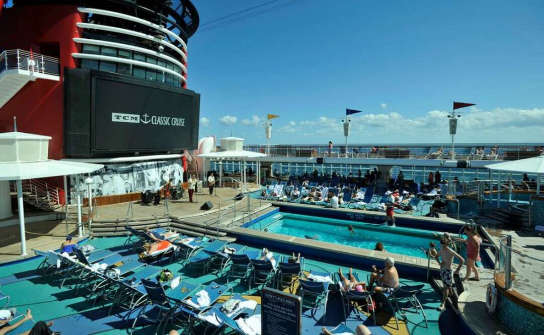 Proyecciones de películas, conversatorios y otras actividades esperan a los turistas en los cruceros temáticos. (Foto: Cortesía TCM Classic Cruise)