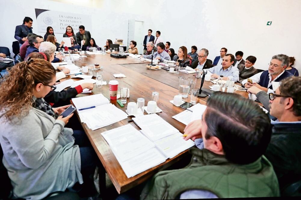 El gobierno no ha garantizado que la contratación y el despido de funcionarios públicos se lleve a cabo con base en consideraciones técnicas, ni hay mecanismos suficientes para evitar que los procesos se realicen arbitrariamente. (ARIEL OJEDA. EL UNIVERS)