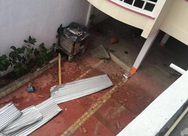 Vuelan techos de casas en Chiapas por fuertes vientos