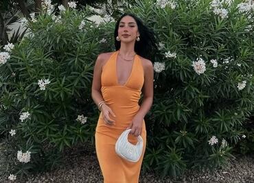 María Chacón luce lindo bikini azul celeste, con top balconette