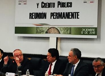 "Recompra de bonos no tendrá impacto presupuestal", afirma Carlos Urzúa a diputados