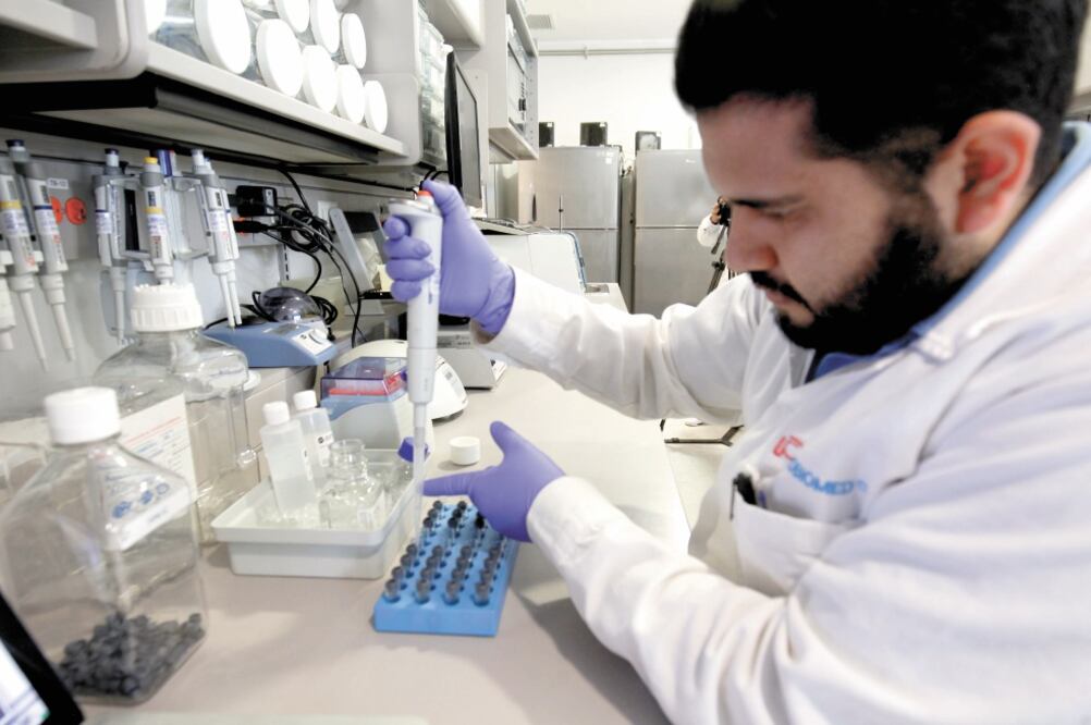 La Secretaría de Salud estatal detalló que el gobierno federal realiza la compra consolidada de biológicos y los distribuye a todo el territorio. Foto: ARCHIVO EL UNIVERSAL