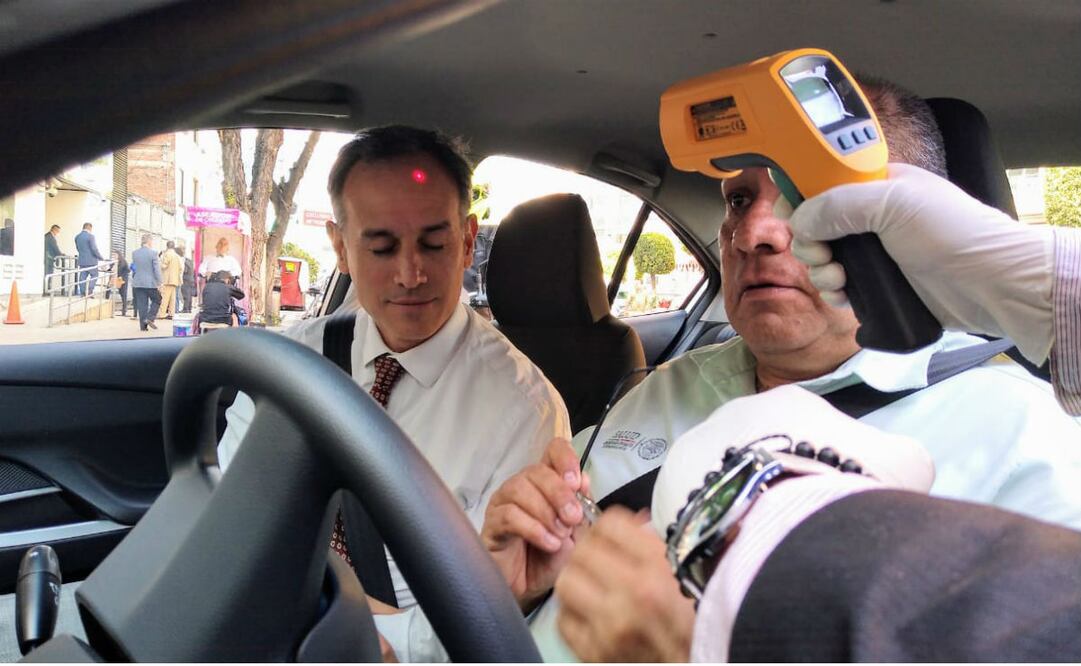El subsecretario Hugo López-Gatell llegando al Senado. Foto: EL UNIVERSAL