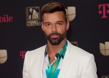Tu hijo no se va a volver gay por ver homosexuales en la calle: Ricky Martin