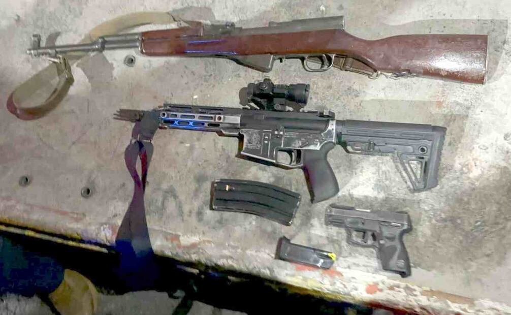 Los agresores realizaron detonaciones de arma de fuego en contra de los policías y dañaron al menos dos patrullas. Foto: Especial