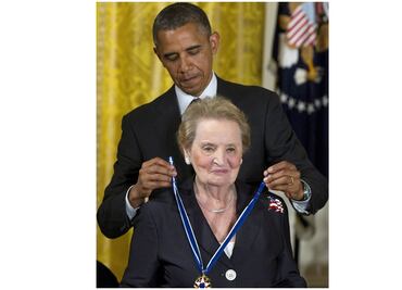 Los Obama y los Clinton destacan el gran servicio de la fallecida Madeleine Albright, primera mujer secretaria de Estado