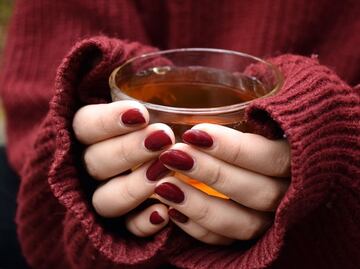 La bebida natural que termina con los gases, cólicos y retortijones en el vientre