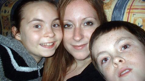 Dejé la universidad para adoptar a mis dos medio hermanos (y fue la mejor decisión de mi vida)