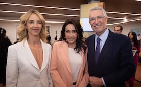 Ricardo Salinas recibe en México a la española Cayetana Álvarez; "La elección es simple: Soberanía o Sheinbaum", lanza