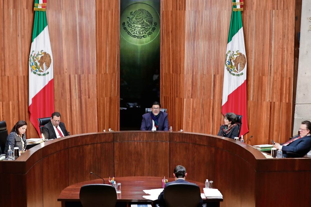 Debe privilegiarse el diálogo para resolver la crisis en el TEPJF y evitar afectaciones al proceso electoral, dice senador. Foto: Archivo | El Universal