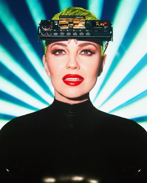 Thalía posando. Fuente: Instagram @thalia