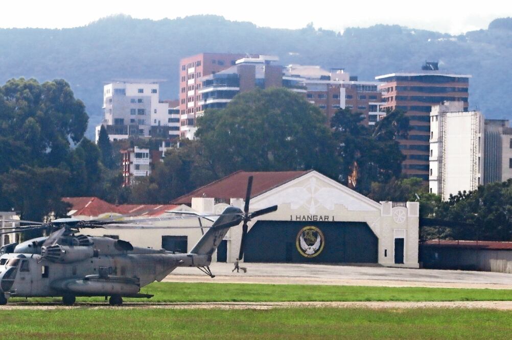 Una fuente de alto rango de Gobernación de Guatemala dijo a EL UNIVERSAL que México enviará un avión de la PGR a recoger a Javier Duarte en el hangar de la Fuerza Aérea Guatemalteca (FAG) (LUIS CORTÉS. EL UNIVERSAL)