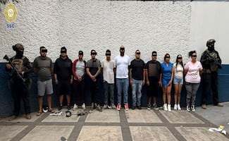 Detienen a 12 presuntos integrantes de célula delictiva en GAM; les aseguran armas, droga y objetos robados