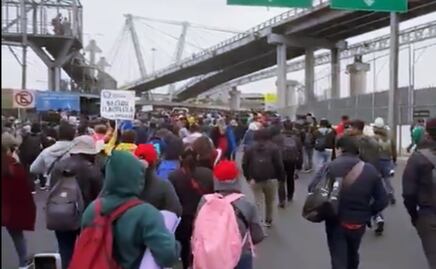 Integrantes de la CNTE bloquean accesos a la Terminal 1 y 2 del AICM; caos vial en Circuito Interior