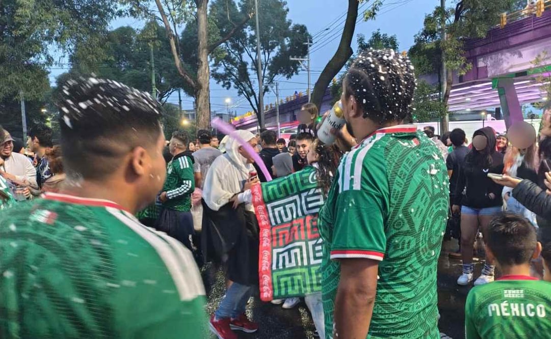 Afición mexicana tomó las inmediaciones del Estadio Ciudad de México. Foto: Arantxa Meave / EL UNIVERSAL