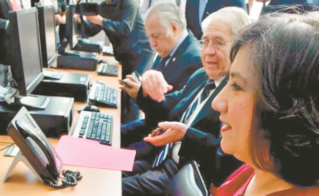 Disparidad. De acuerdo con un estudio de la Universidad de Salamanca, en México los salarios de la alta burocracia son 13 veces el PIB per cápita. Foto: ARCHIVO EL UNIVERSAL