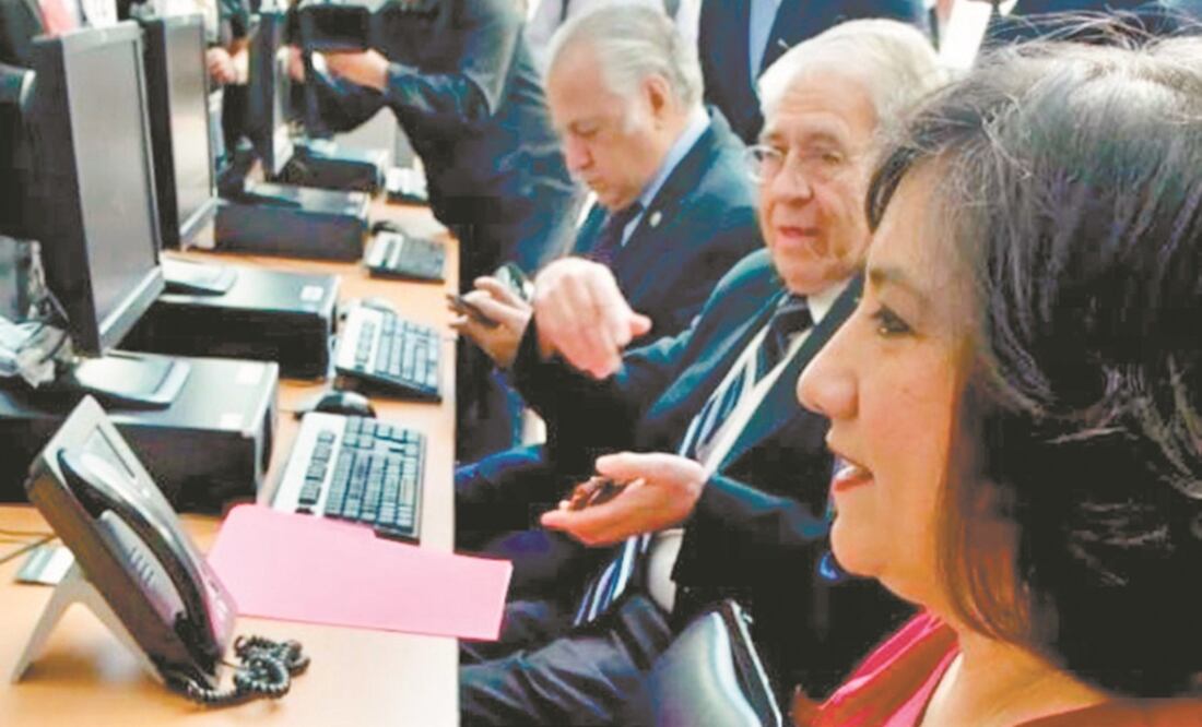 Disparidad. De acuerdo con un estudio de la Universidad de Salamanca, en México los salarios de la alta burocracia son 13 veces el PIB per cápita. Foto: ARCHIVO EL UNIVERSAL