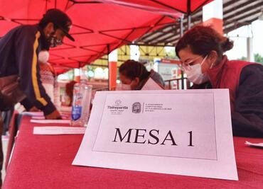 Dan primeros apoyos a 286 familias damnificadas por derrumbe en cerro del Chiquihuite