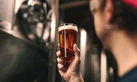 Prueba esta cerveza sabor a bombón quemado, una etiqueta de Cervecería Lírica