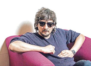 Inspirado, León Larregui causa confusión