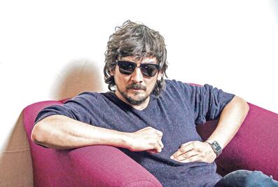 Inspirado, León Larregui causa confusión