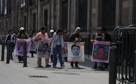 "Aún estamos lejos de conocer el paradero de los 43 normalistas", lamenta abogado; finaliza reunión de familiares con Sheinbaum