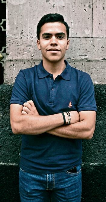 Para Alan Mora, estudiante de Ciencias de la Comunicación, será emocionante votar este domingo. Hasta hace poco también pensaba que las elecciones estaban compradas (Foto: Alejandro Acosta / EL UNIVERSAL)