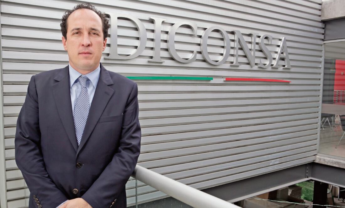 Juan Manuel Valle, director general de Diconsa, resalta que en cada una de las 27 mil tiendas con las que cuenta la empresa distribuidas por el país, existe una persona que podría auxiliar a sus vecinos a tener una mejor calidad de vida (LUIS CORTÉS)