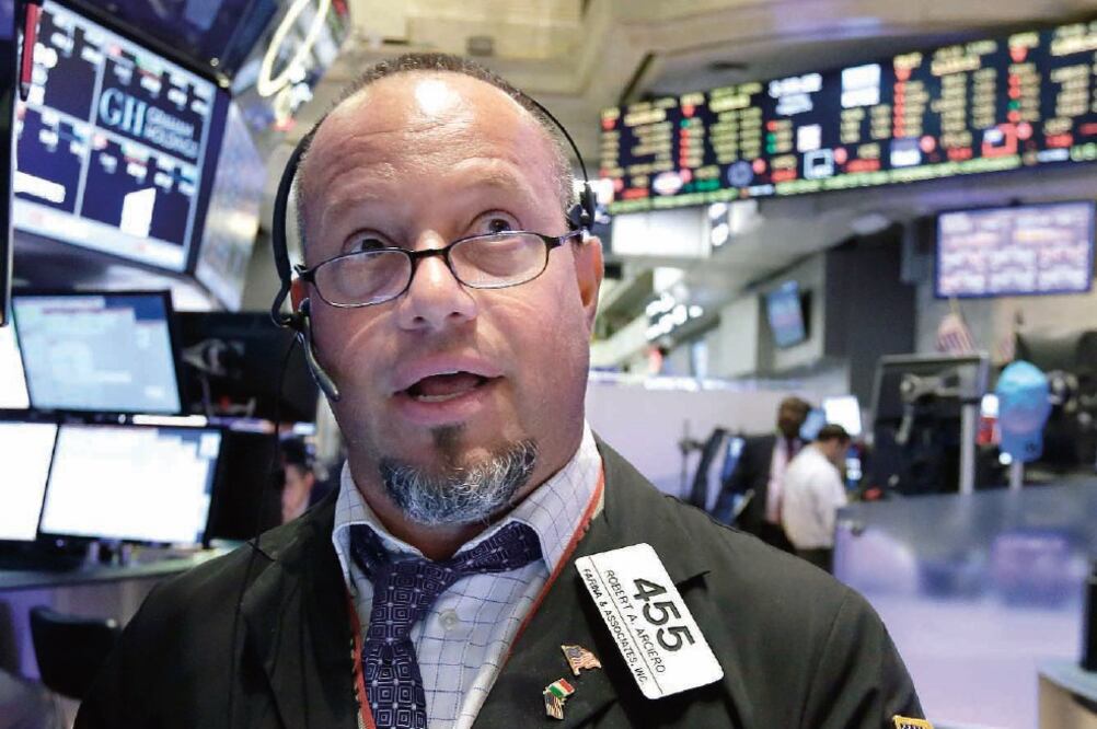 Los índices de la bolsa de Nueva York terminaron con resultados mixtos. El Dow Jones cedió 0.30% la semana pasada, mientras el Nasdaq subió 0.10% (ARCHIVO EL UNIVERSAL)