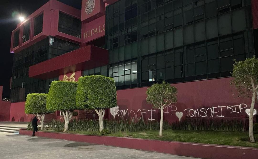 Vinculan a proceso a joven que grafitteo Palacio de Gobierno de Hidalgo por 8M (14/03/2025). Foto: Especial