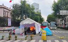 Personas trans y no binarias mueven su plantón a Bucareli tras desalojo; acusan "represión desmedida" 