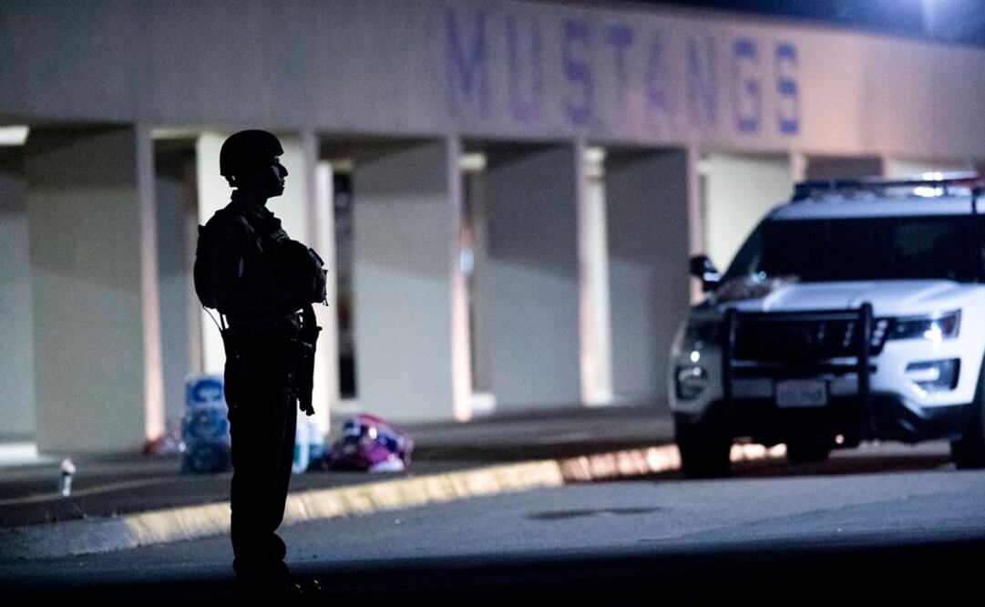 El agresor parecía disparar al azar cuando abrió fuego poco después de las 17:30 el domingo (Foto: AP)